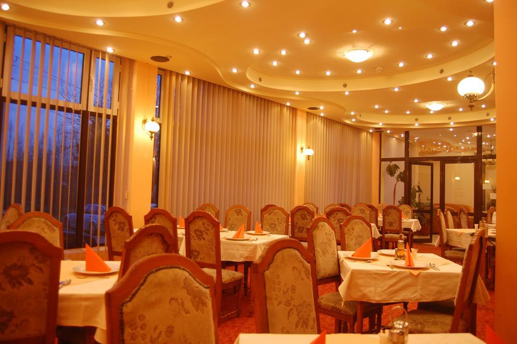 Hotel Everest Тиргу-Муреш Екстер'єр фото