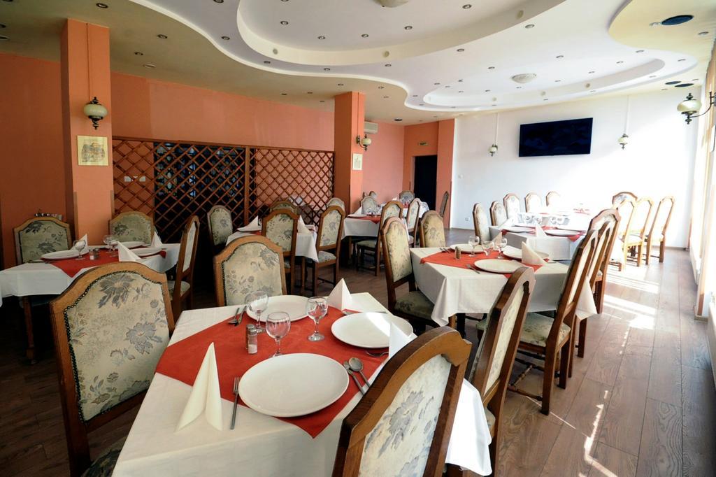 Hotel Everest Тиргу-Муреш Екстер'єр фото