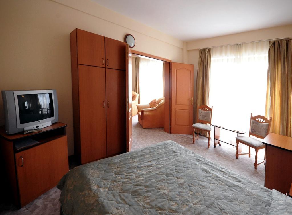 Hotel Everest Тиргу-Муреш Екстер'єр фото